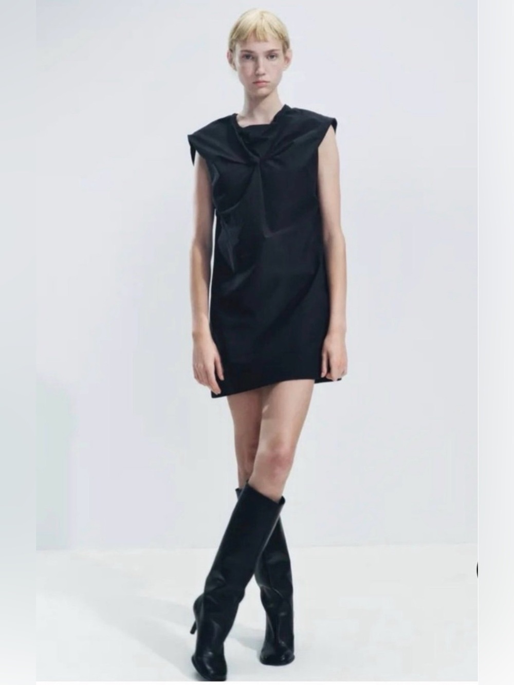 Zara Collection Knotted Mini Dress NWT
XS